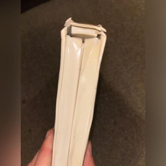 ~6/$10 MOVIES VHS/DVDS~ Disneys Mighty Joe Young VHS In Clamshell - Picture 7 of 7